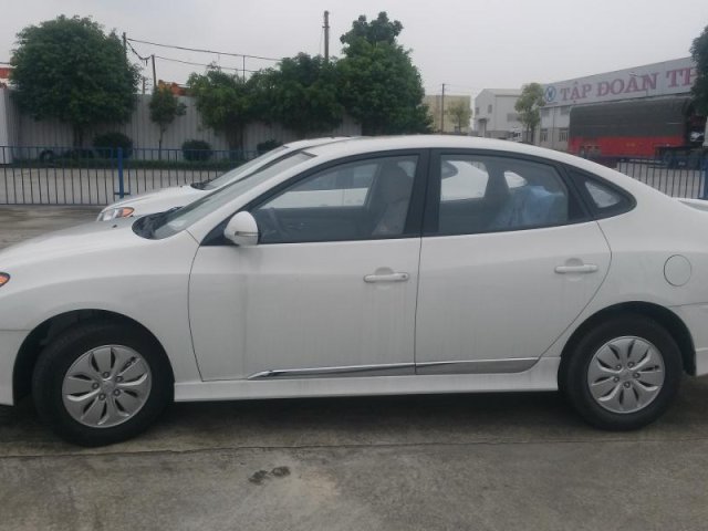 Bán xe Hyundai Avante đời 2014, màu trắng, giá 495tr