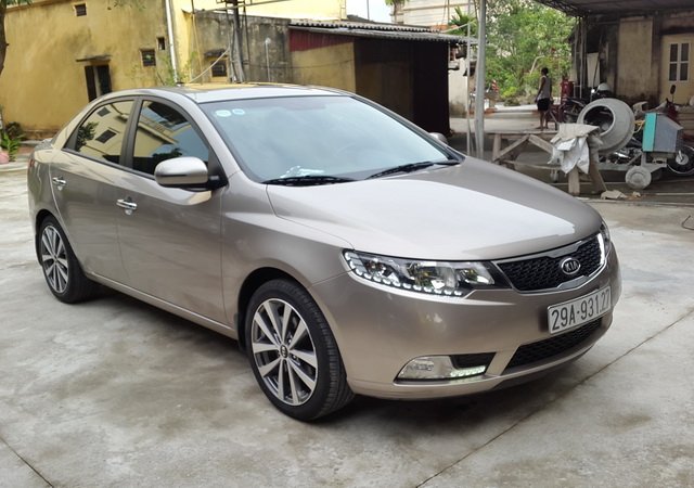 Cần bán gấp Kia Forte đời 2013 số sàn, kiểu dáng sang trọng trẻ trung