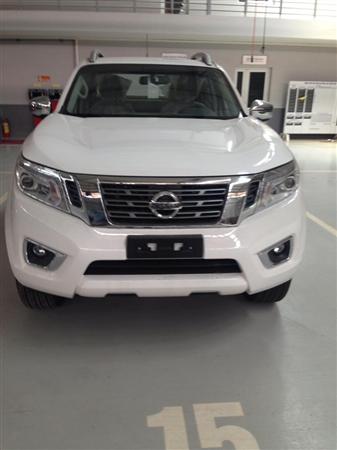 Nissan Navara VL đời 2015, màu trắng, xe nhập