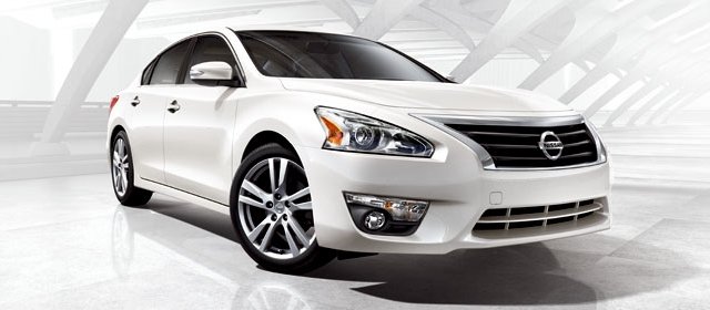 Cần bán gấp Nissan Teana đời 2013, màu trắng 