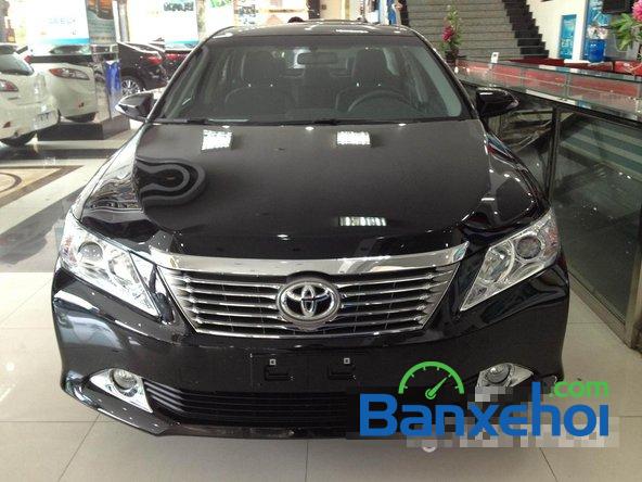 Mình cần bán Toyota Camry 2.0 đời 2014, màu đen