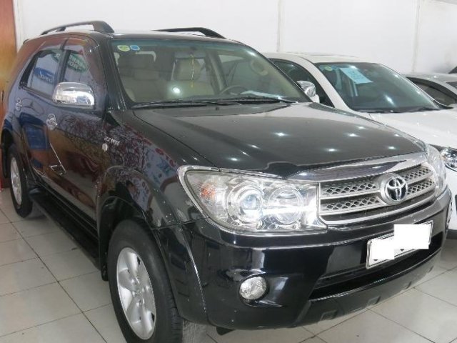 Cần bán gấp Toyota Fortuner đời 2009, màu đen