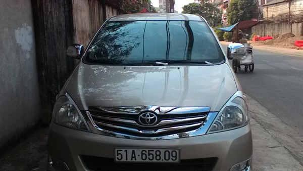 Cần bán Toyota Innova đời 2010, chính chủ