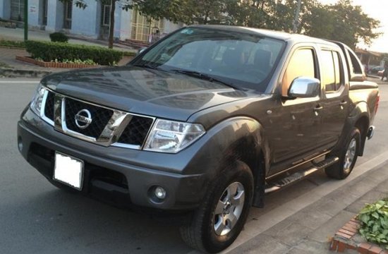 Cần bán xe Nissan Navara cũ màu xám, nhập khẩu chính hãng