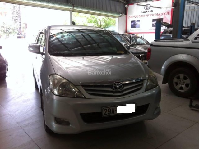 Cần bán xe Toyota Innova G 2009, màu bạc