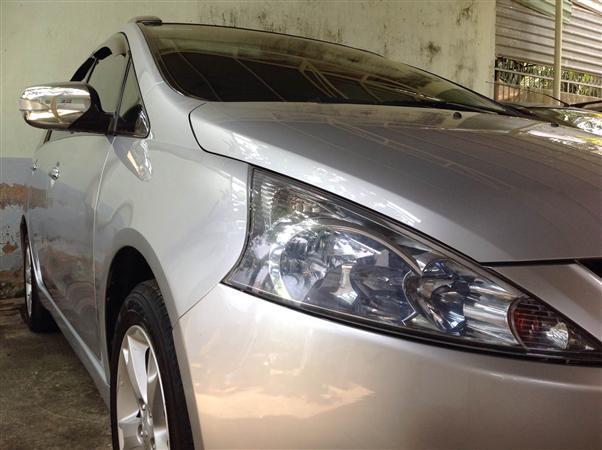 Mitsubishi Grandis đời 2008, màu bạc, còn mới   