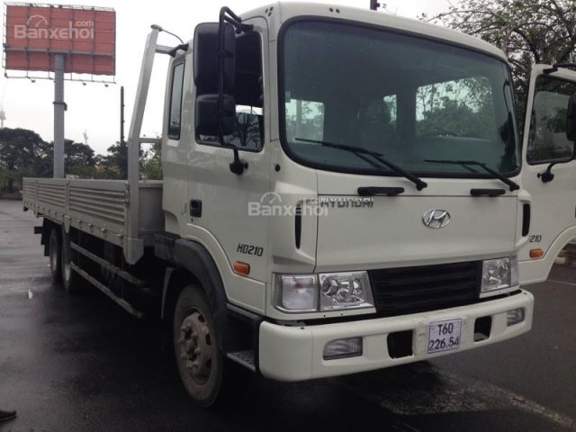 Bán xe tải Hyundai HD 210, màu trắng, nhập khẩu nguyên chiếc, giá cạnh tranh