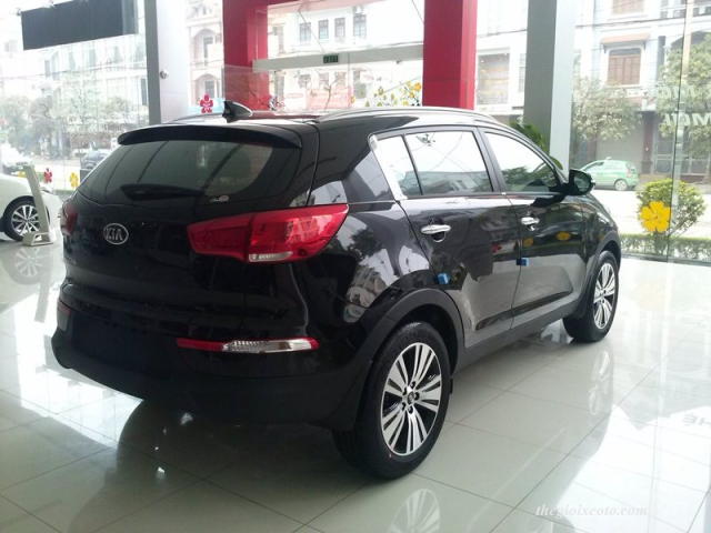 Bán xe Kia Sportage đời 2015, màu đen, giá 875tr