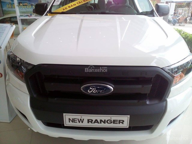 Giao ngay Ford Ranger 2.2 XL 4x4 hai cầu, SX 2017, đủ màu, hỗ trợ vay 90% lãi xuất thấp. Giá cạnh tranh
