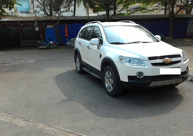 Chevrolet Captiva 2.4L đời 2009, màu trắng, giá tốt