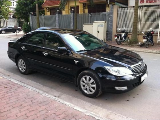 Gia đình cần bán xe Toyota Camry 2.4 đời 2003 full options