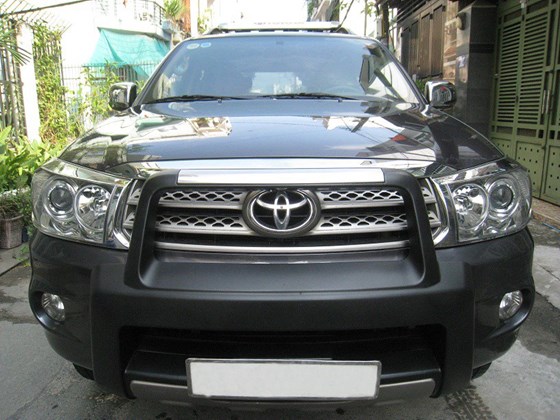 Cần bán gấp xe Toyota Fortuner V số Auto, đời cuối 2011/2012, màu xám