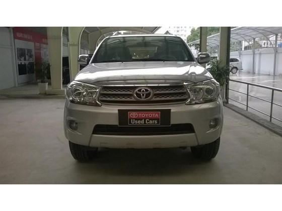 Cần bán xe Toyota Fortuner đời 2010, số sàn xe đẹp