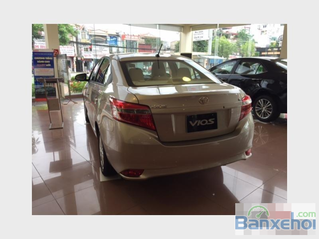 Bán xe Toyota Vios đời 2015, 572 triệu xe đẹp long lanh