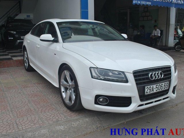 Cần bán gấp Audi A5 đời 2011, màu trắng, xe nhập, chính chủ