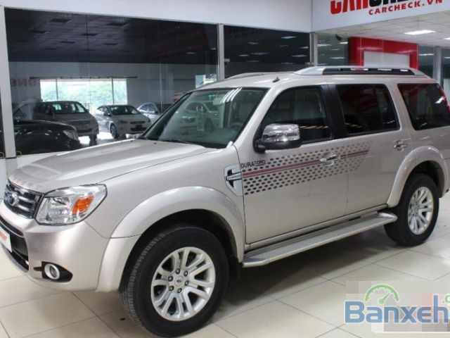 Bán xe Ford Everest đời 2014, màu bạc, chính chủ