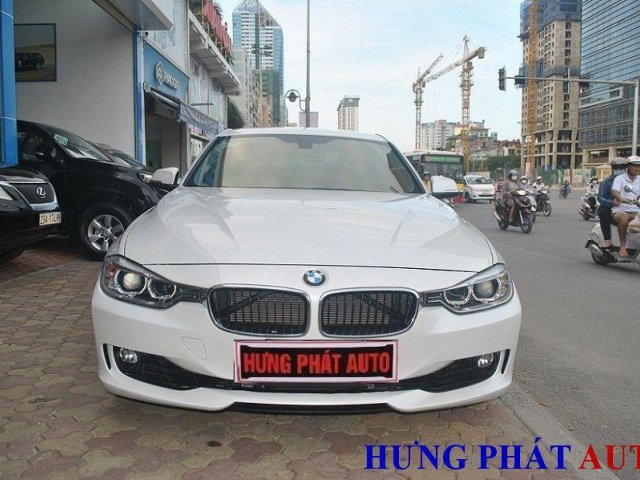 Showroom Hưng Phát Auto bán xe BMW 3 Series 320i model 2012 màu trắng