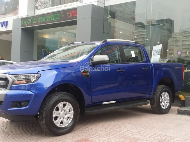 Cần bán xe Ford Ranger 2.2 XLS AT sản xuất 2017, nhập khẩu, giá cạnh tranh, đủ màu giao xe luôn