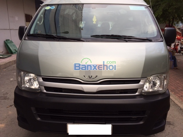 Chính chủ cần bán Toyota Hiace đời 2011, giá chỉ 615 triệu