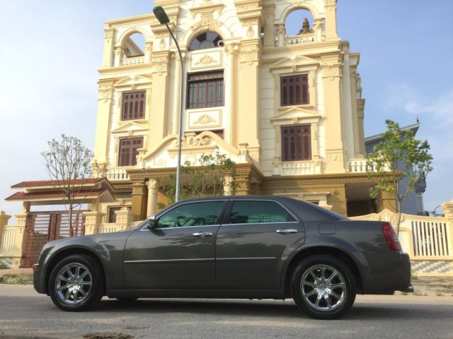 Bán Chrysler 300 C Limited đời 2011, màu xám, nhập khẩu chính hãng, giá 1 tỷ