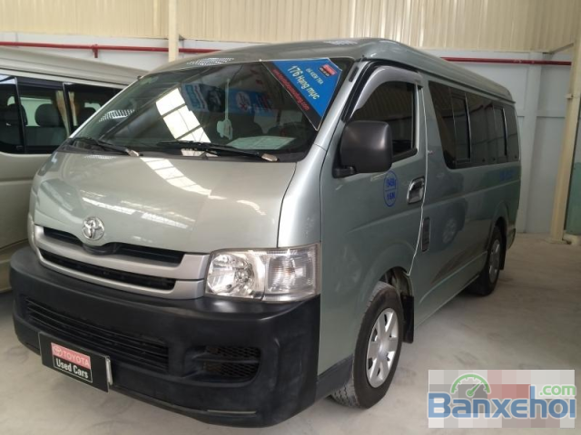 Toyota Hiace đời 2010, giá 620tr cần bán