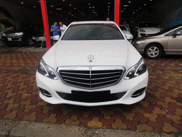 Việt Nhật Auto bán xe Mercedes E200 đời 2015, màu trắng