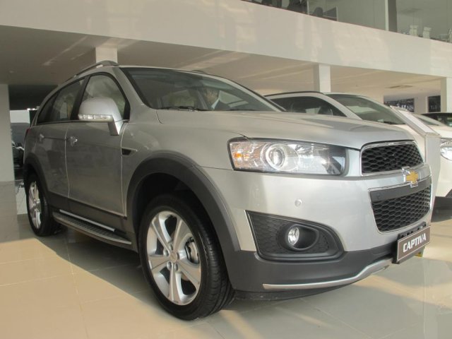 Xe Chevrolet Captiva năm 2015, màu bạc, giá tốt