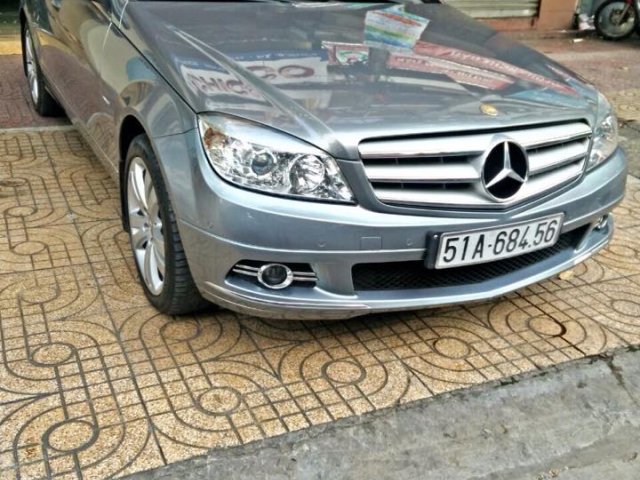 Mercedes C200, dòng Avangarde, màu bạc, đời 2008 cần bán