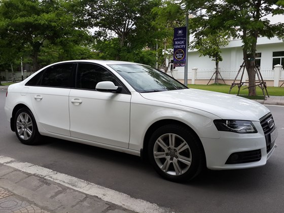 Bán xe Audi A4 2.0T Quattro Premium màu trắng 2010. Xe nhập khẩu Đức, đăng kí lần đầu tháng 12/2010