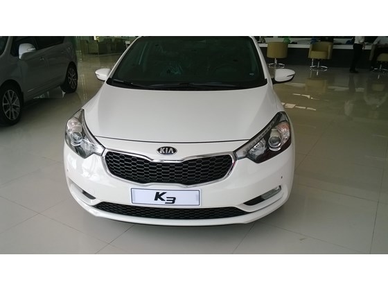 Bán Kia K3 đời 2015, màu trắng, nhập khẩu, giá chỉ 665 triệu