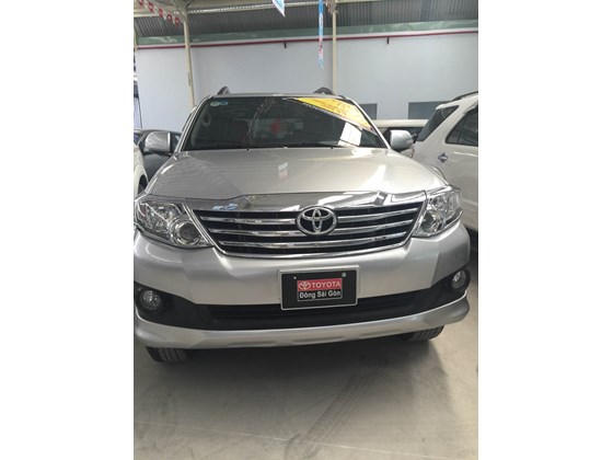 Cần bán gấp xe Toyota Fortuner đời 2012