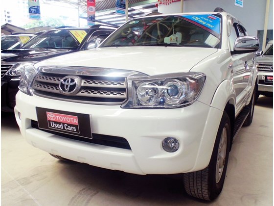 Toyota Fortuner đời 2009, màu trắng, giá 710 tr cần bán