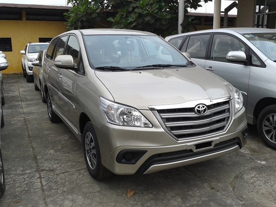 Bán xe 7 chỗ Innova 2015 giảm 35 triệu+7 món; Giảm giá lớn các dòng xe Toyota trong tháng