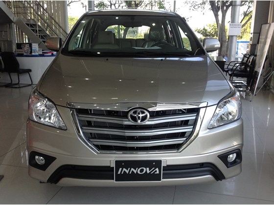 Xe Toyota Innova đời 2015, nhập khẩu chính hãng