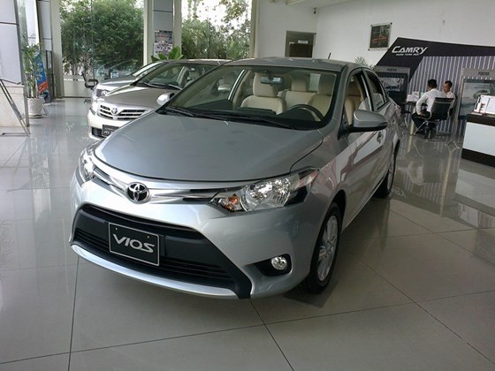 Bán xe ô tô Vios 1.5E. Khuyến mãi giảm giá 25 triệu, giảm giá lớn các dòng xe Toyota trong tháng