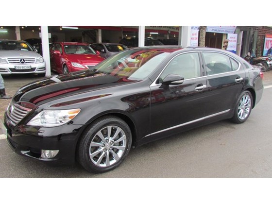 Cần bán xe Lexus LS 460L đời 2010, màu đen, nhập khẩu nguyên chiếc, số tự động