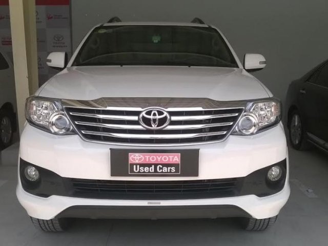 Cần bán lại xe Toyota Fortuner 2015, màu trắng