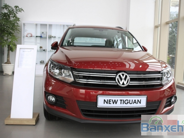 Cần bán xe Volkswagen Tiguan năm 2015, màu đỏ