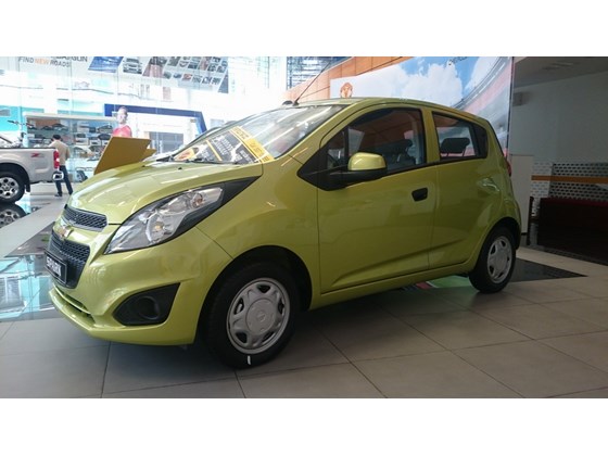 Cần bán xe Chevrolet Spark đời 2015, màu xanh, xe nhập, 329tr