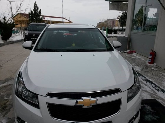 Cần bán xe Chevrolet Cruze đời 2015, màu trắng, nhập khẩu nguyên chiếc, giá 572tr