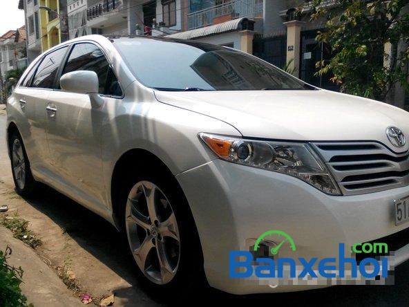 Cần bán lại xe Toyota Venza 3.5l AT đời 2009, màu trắng