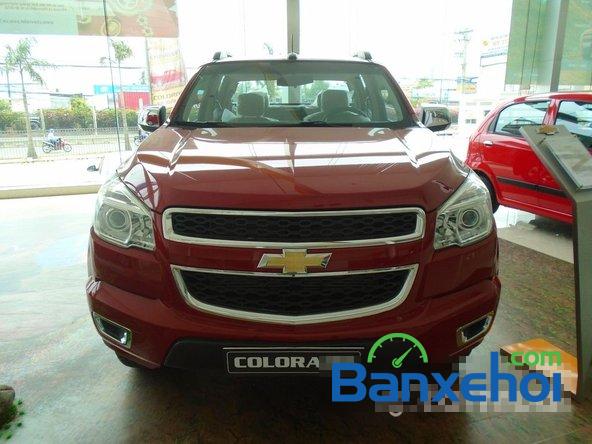 Xe Chevrolet Colorado LTZ 2015 mới màu đỏ đang được bán