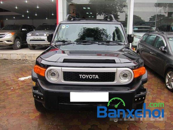 Cần bán lại xe Toyota Fj cruiser đời 2011, màu đen chính chủ