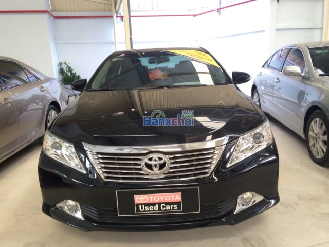 Xe Toyota Camry đời 2013, màu đen cần bán