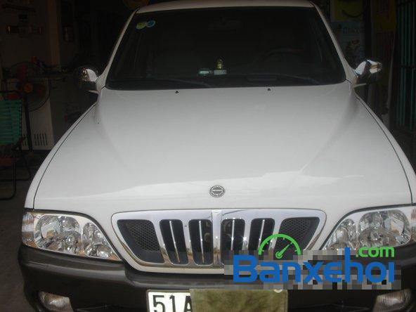 Cần bán xe Ssangyong Musso Sports đời 2003, màu trắng chính chủ, giá 240 triệu