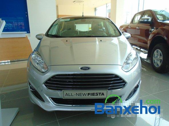 Bán xe Ford Fiesta 1.0L Sport+ AT 2015, màu bạc, 659tr