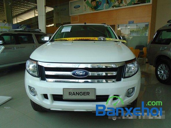 Bán ô tô Ford Ranger XLT 2.2L 4X4 MT đời 2015, màu trắng