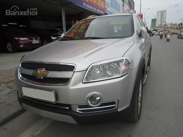 Cần bán xe Chevrolet Captiva đời 2010, màu bạc, giá chỉ 490 triệu