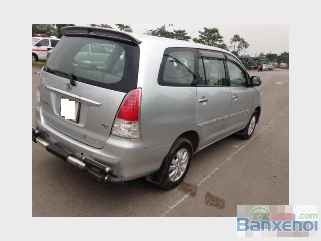 Bán Innova 2.0G 2009 màu bạc tên tôi chính chủ xe rất tốt nguyên bản hết nhà sử dụng kỹ