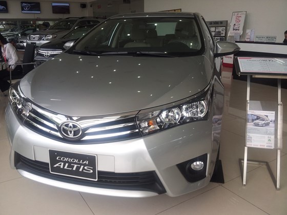 Cần bán xe Toyota Corolla altis 2015, nhập khẩu chính hãng giá rẻ xe đẹp